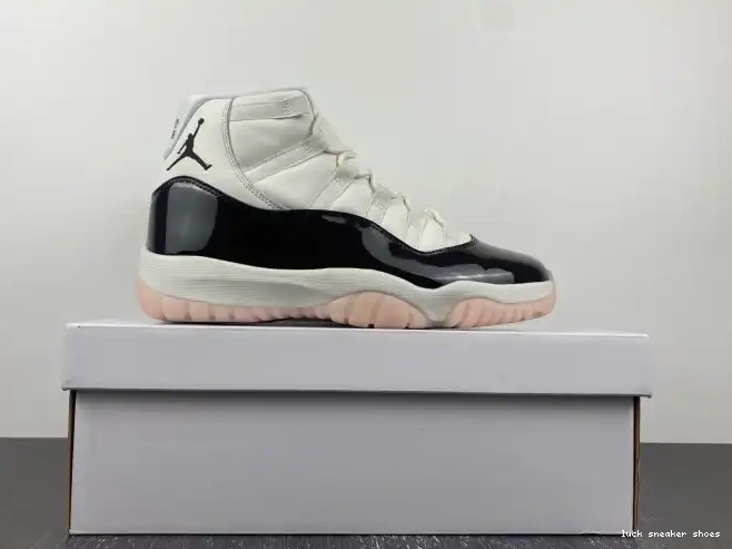 Reps LUCY WMNS AR0715-101 Air 11 Neapolitan Jordan 0620